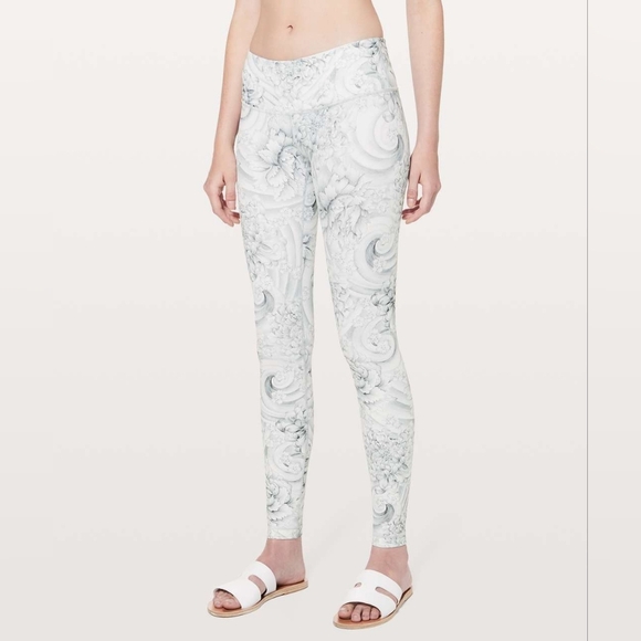 Lululemon Wunder Under Low-Rise Tight Legging Floral Pattern Size 6 - Picture 1 of 14